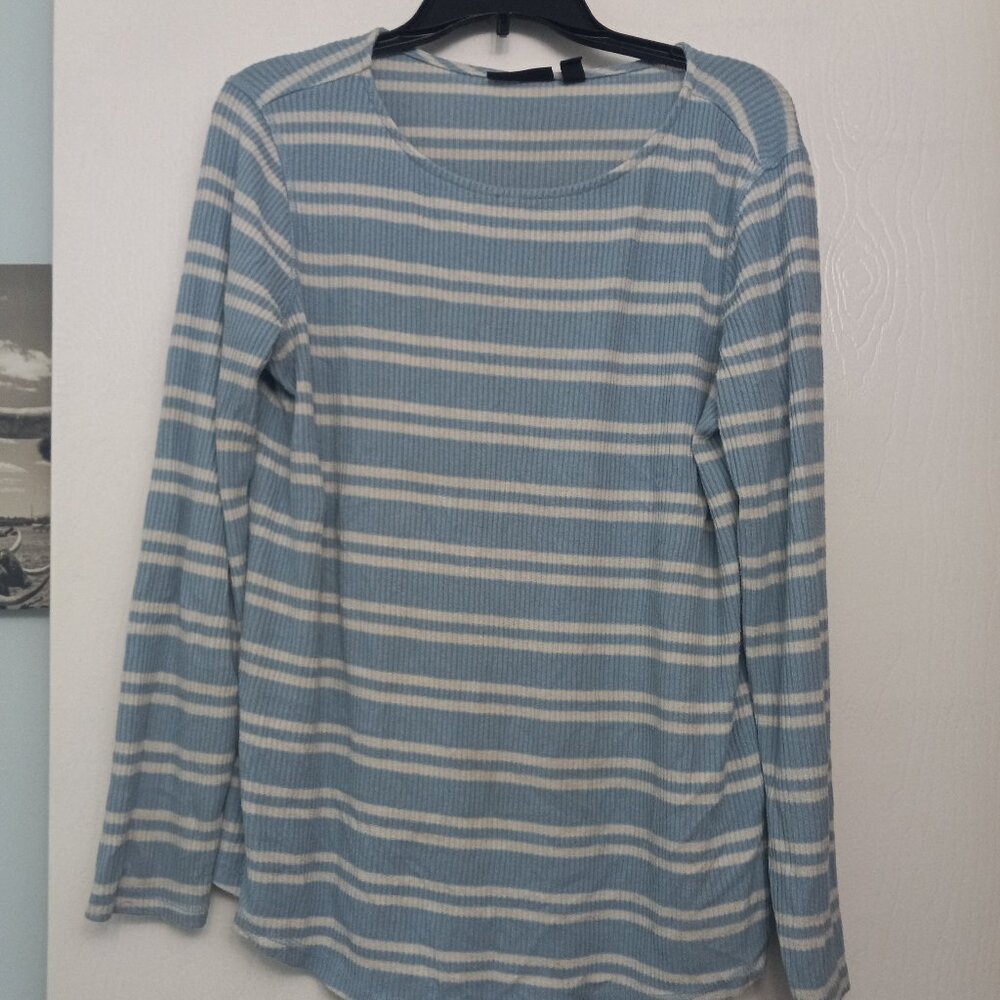 blue and white light sweater from Susan graver weekend size medium